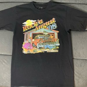 Y2K Rockin august Graphic tee